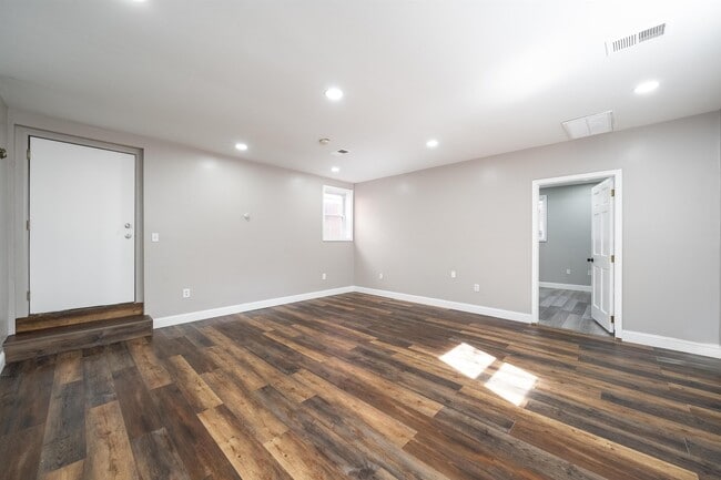 Building Photo - 416 Palisade Ave