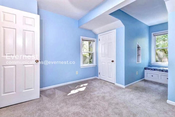 Building Photo - 17 Autumn E