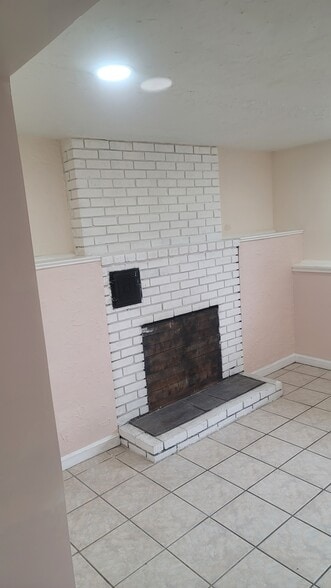 Building Photo - 48 Dudley Ave