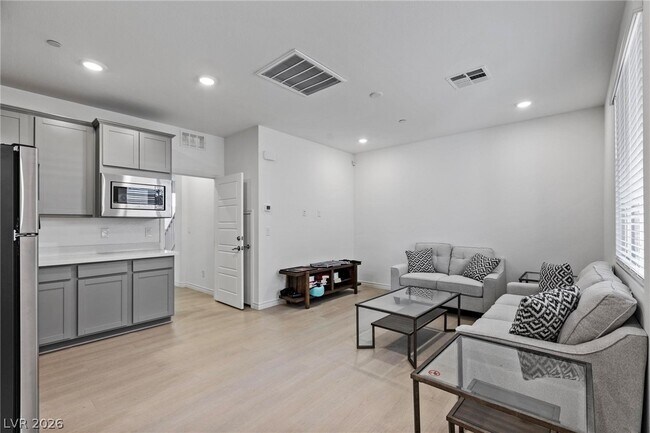 Building Photo - 3546 Luciana Gln Ave