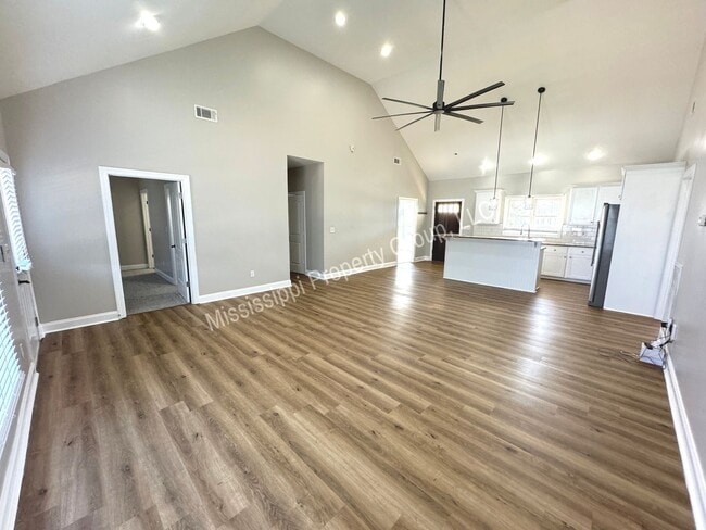 Building Photo - 4BD/4.5BA FOR RENT