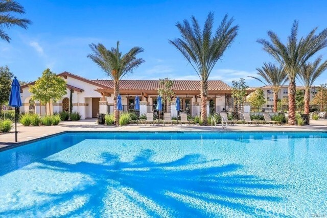 Building Photo - 30419 Town Square Dr
