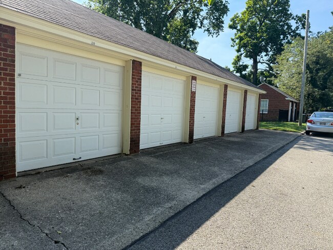 Building Photo - 3919 Beech St