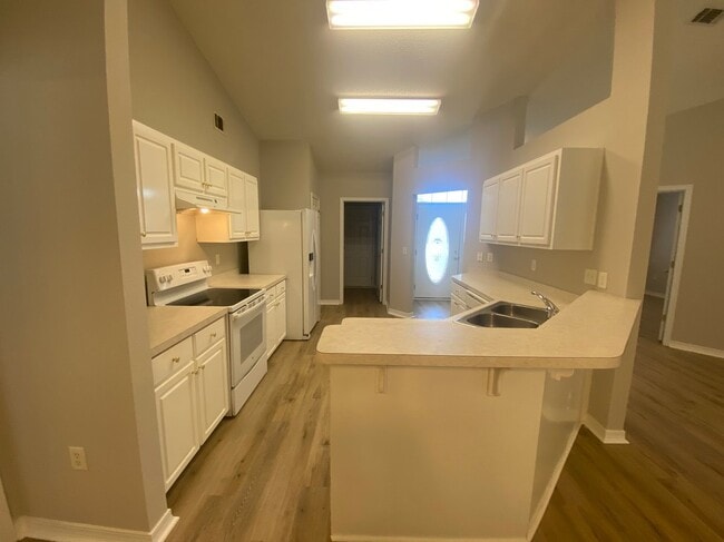 Building Photo - 9676 Parker Lake Cir