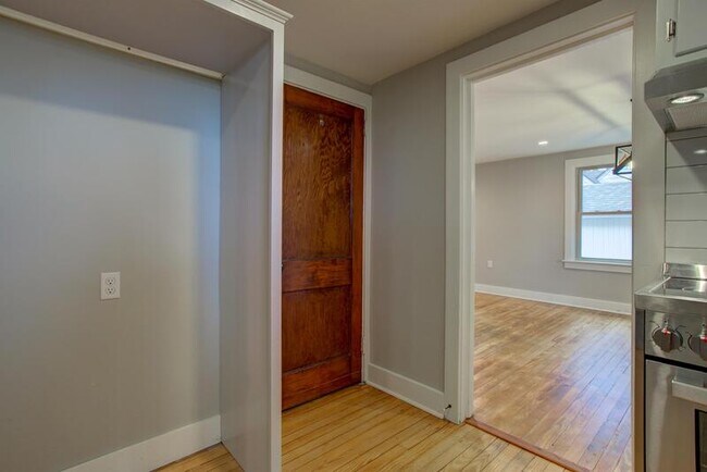 Building Photo - 1057 Ridge Rd