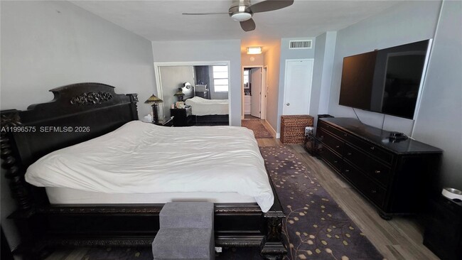 Building Photo - 5825 Collins Ave