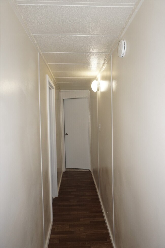 Building Photo - 10970 Maywood St