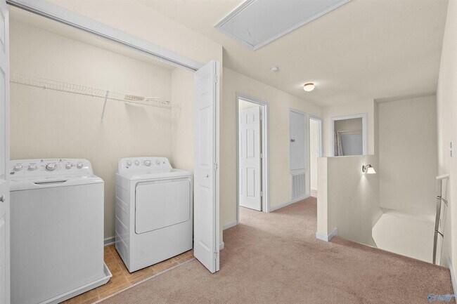 Building Photo - 313 Mertle Dr