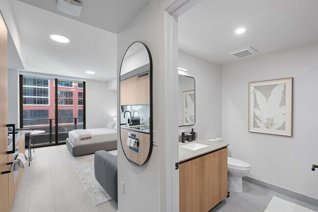 Building Photo - 121 NE 5th St