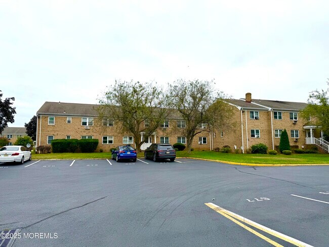 Building Photo - 64 Manchester Ct