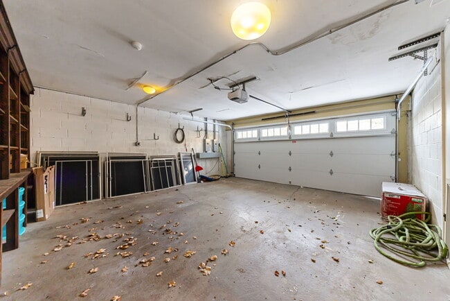 Building Photo - 5135 Ellsworth Ave