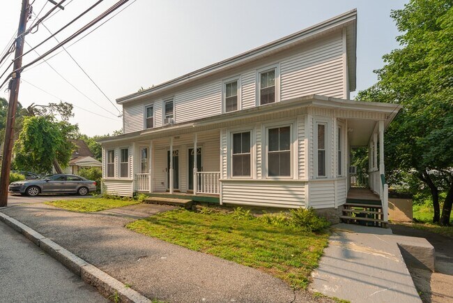 Building Photo - 10-12 Broadway St