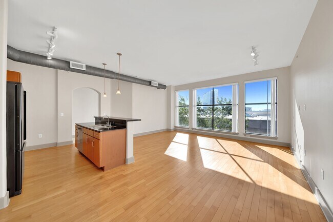 Building Photo - 1901 Post Oak Blvd