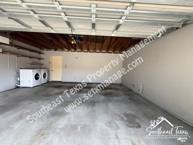 Building Photo - 1099 Sunmeadow Dr