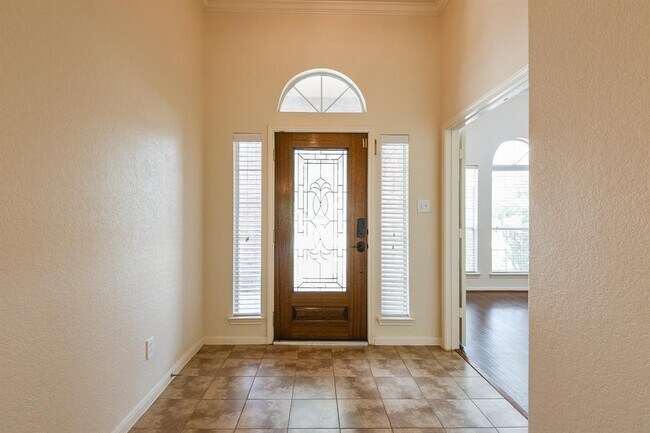 Building Photo - 2318 Appian Way