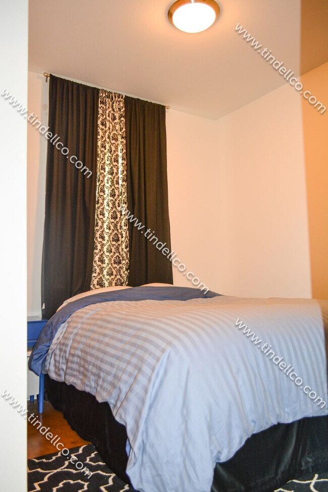 Building Photo - 4936 N Haight Ave