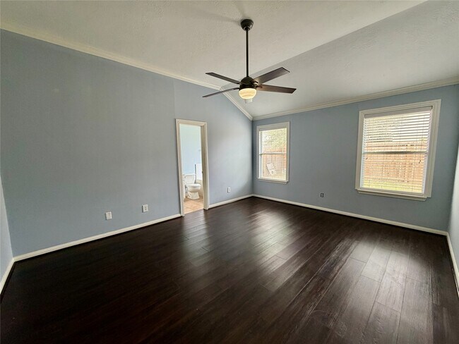 Building Photo - 21655 Falvel Sunset Ct