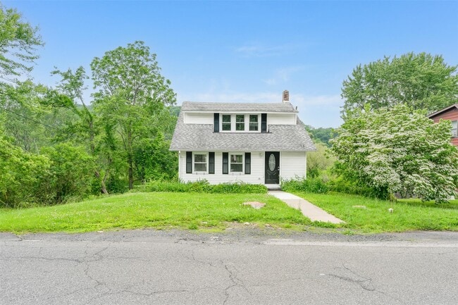 Primary Photo - 121 North Rd