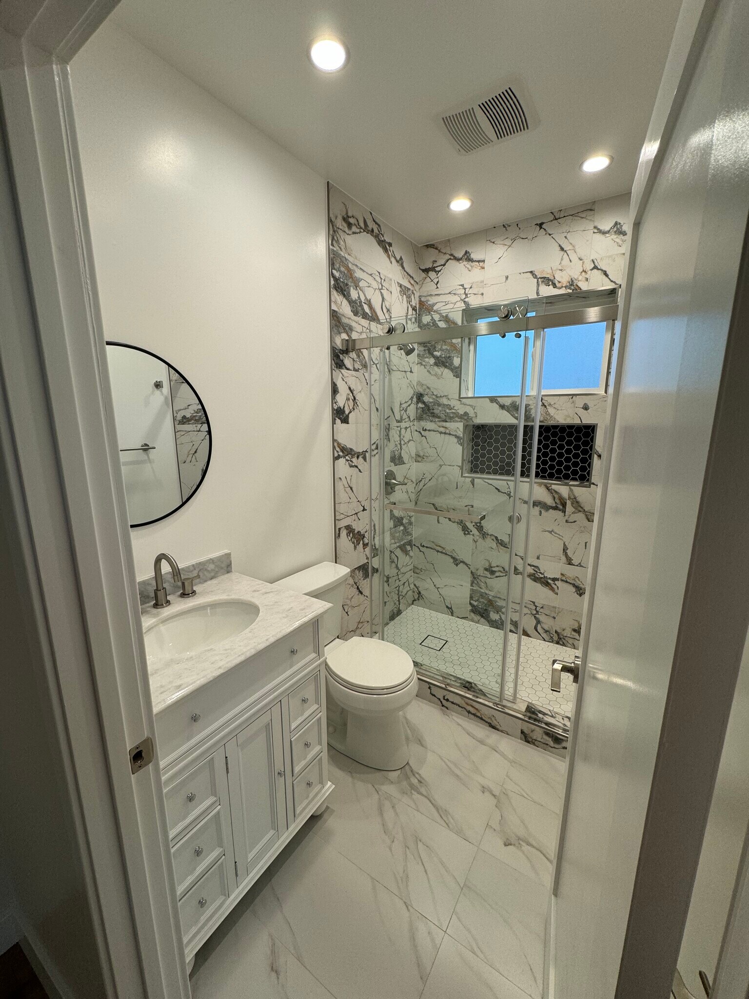 Building Photo - 9274 Cayuga Ave