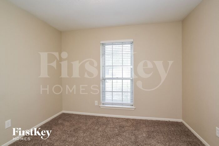 Building Photo - 7410 Blanco Pines Dr