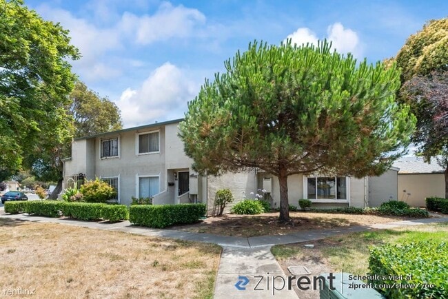 Building Photo - 4 br, 2.5 bath Townhome - 32259 Mercury Wa...