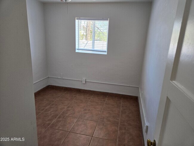 Building Photo - 145 W Wickenburg Way