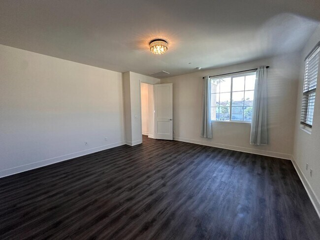 Building Photo - 15852 Ellington Wy