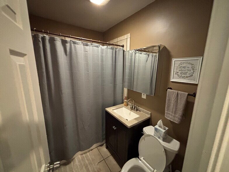 Building Photo - 4012 E 27th St