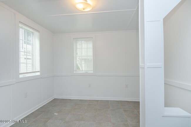 Building Photo - 610 Waynick Blvd