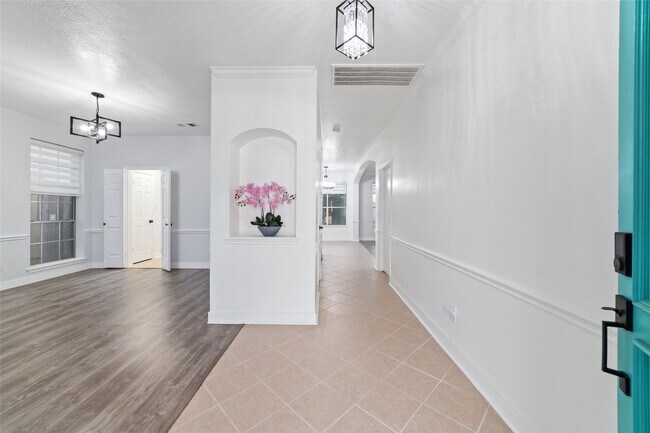 Building Photo - 20415 Longspring Dr