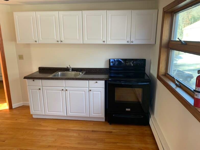 Kitchen - 72 N Broadway