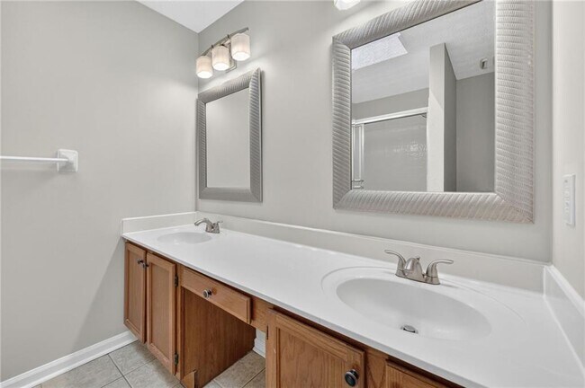 Building Photo - 12110 Greenmont Walk