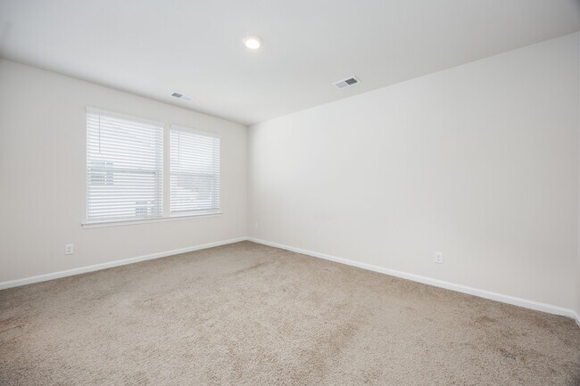 Building Photo - 317 Stream Valley Ct