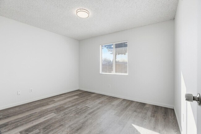 Building Photo - 1802 Rockford Ave