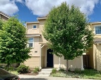 Building Photo - Two Story Home in Natomas, 3 bd/2.5ba, 2 c...