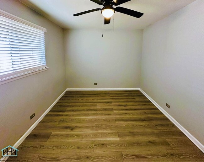 Building Photo - Welcome to Your Dream Home in Thunderbird ...