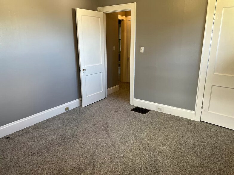 Bedroom #1 (First Floor) - 530 Fleming Rd