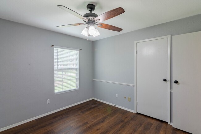 Building Photo - 6 Basal Briar Ct