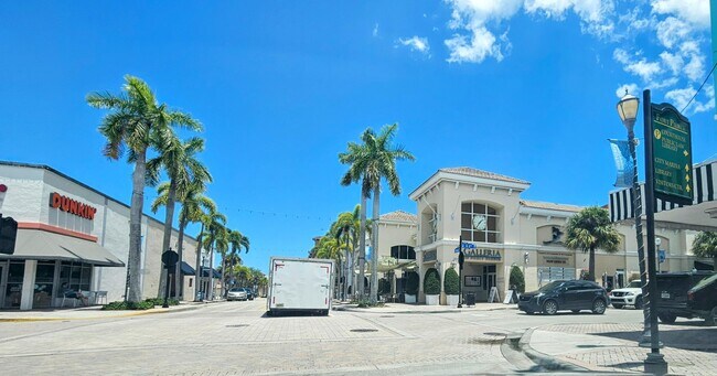 Building Photo - 1150 Bayshore Dr