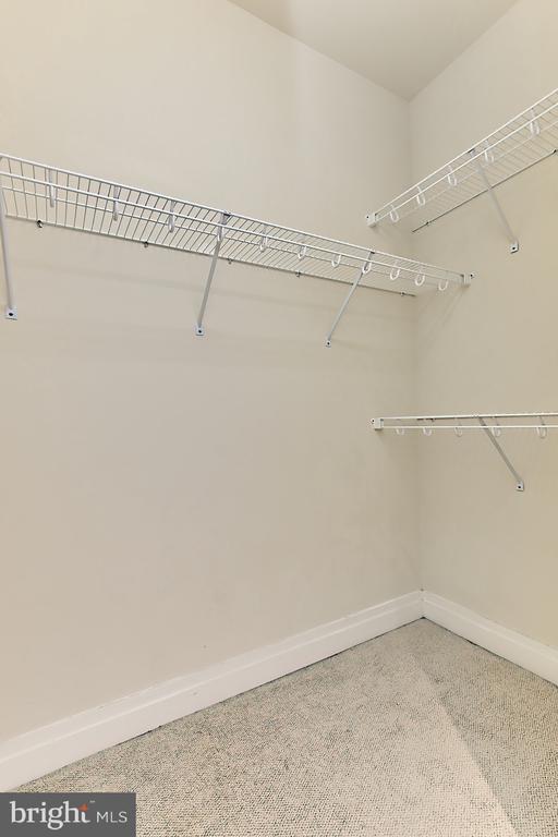 Building Photo - 8220 Crestwood Heights Dr