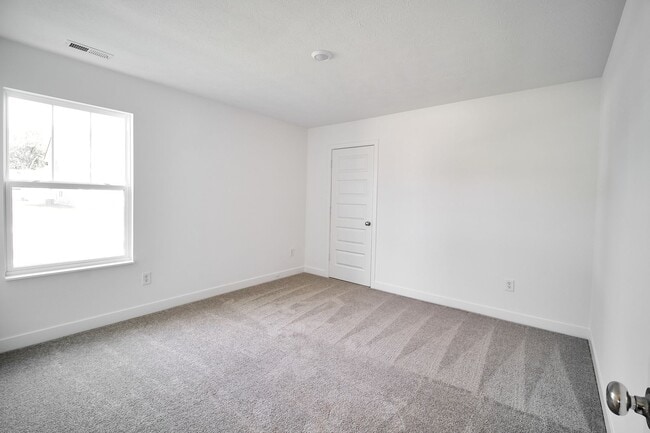 Building Photo - 8707 Maroska St