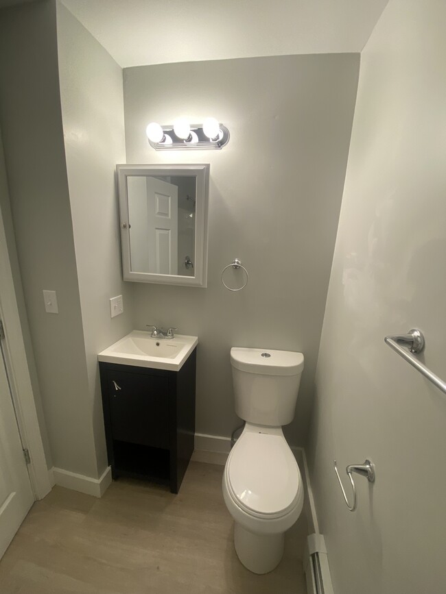 Unit 1 & 2 Bathroom (same layout) - 4 Washington St