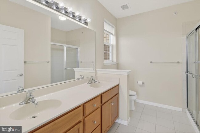 Building Photo - 1447 Sierra Dr