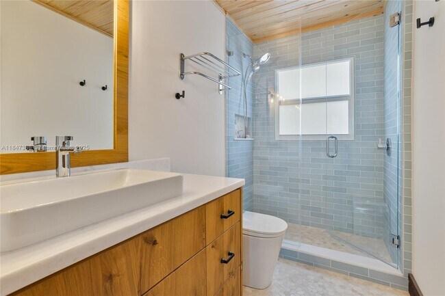Building Photo - 235 Tavernier Dr