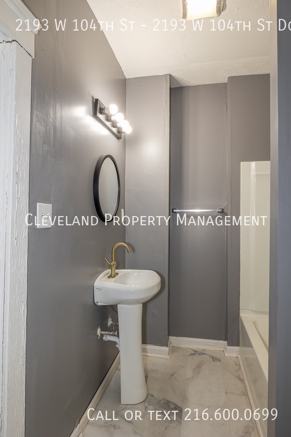 Building Photo - 2193 W 104th St