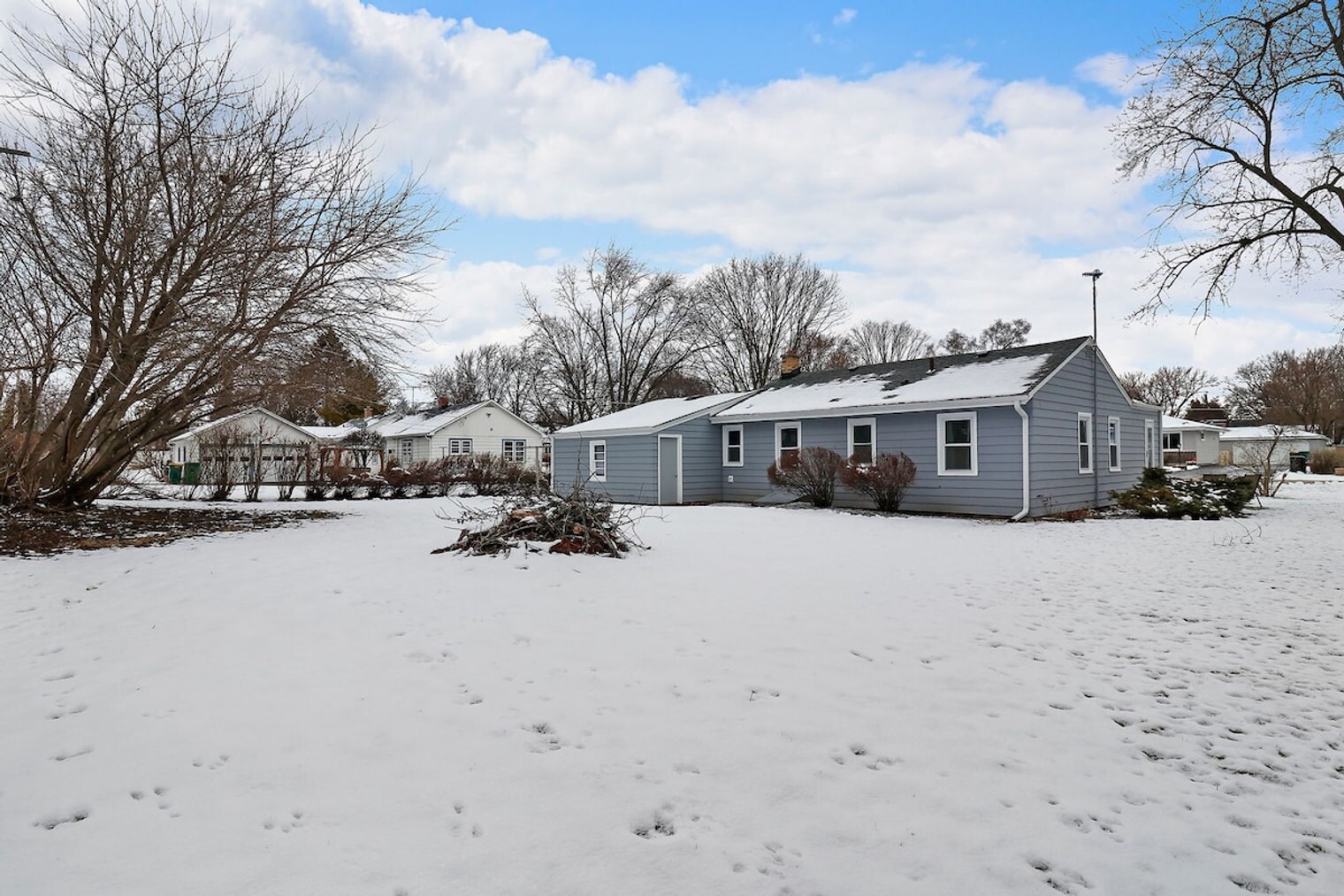 Building Photo - 3964 Grandview Ave