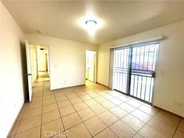 Building Photo - 10918 Maya St