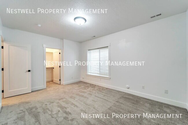 Building Photo - 10907 Paddle Board Way