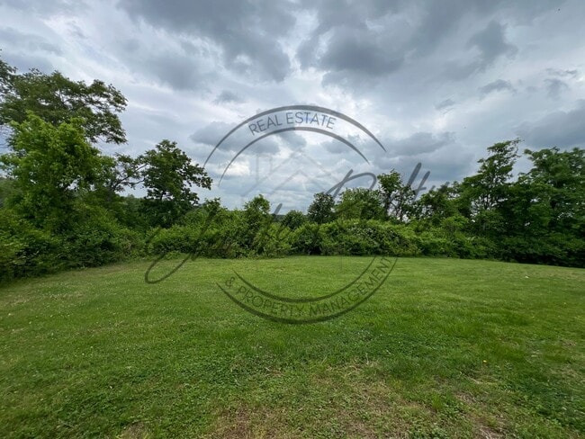 Building Photo - Updated Two Bedroom Ranch Duplex in Hermitage, 1/2 off First Months Rent!