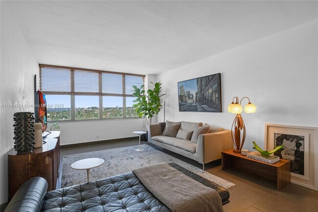 Building Photo - 7441 Wayne Ave